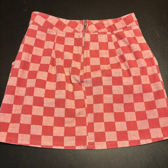 Le Lis Collection Checkerboard Mini Skirt with Pockets and Side Slit Pink Size S - Picture 5 of 7
